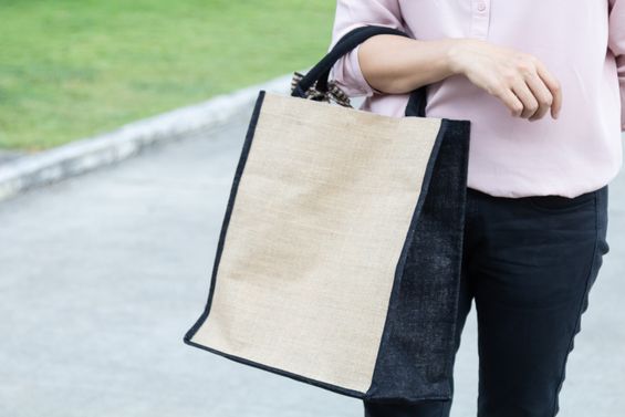 Sac écologique femme bras